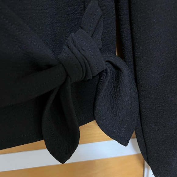 Madewell black top. Size Small. Faux wrap top with bow on left side. - Picture 3 of 3